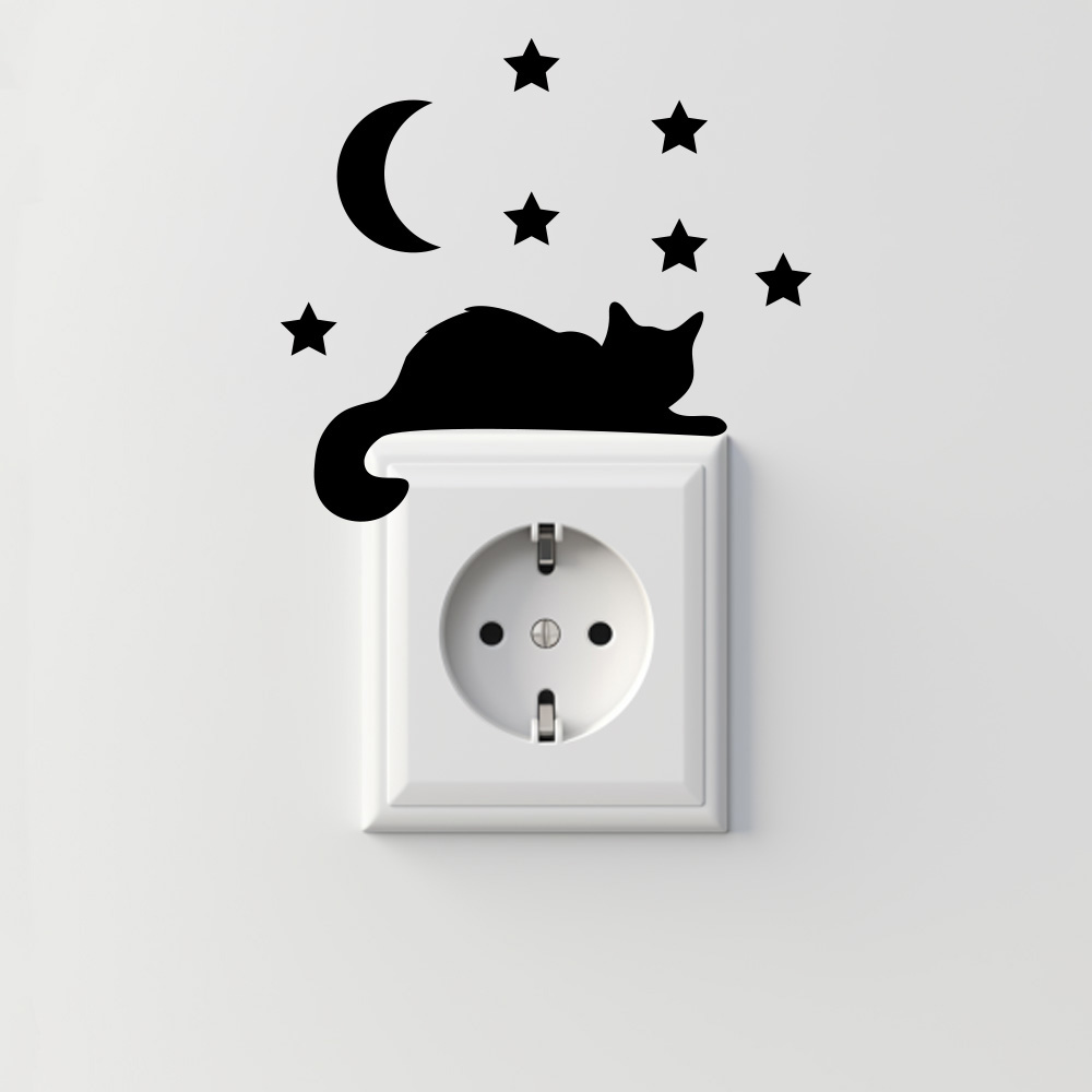 slaperige kat stopcontact sticker grappig creatief plakkers