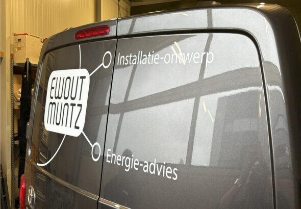 professioneel-autobelettering-laten-aanbrengen-friesland-leeuwarden-drachten-sneek-heerenveen-harlingen-wolvega-joure-dokkum-franeker