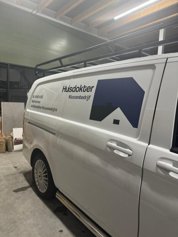 professioneel-autobelettering-laten-aanbrengen-friesland-leeuwarden-drachten-sneek-heerenveen-harlingen-wolvega-joure-dokkum-franeker